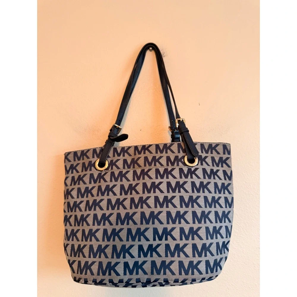 Michael Kors Women Tote Large Navy Canvas Voyager Monogram Shoulder Bag